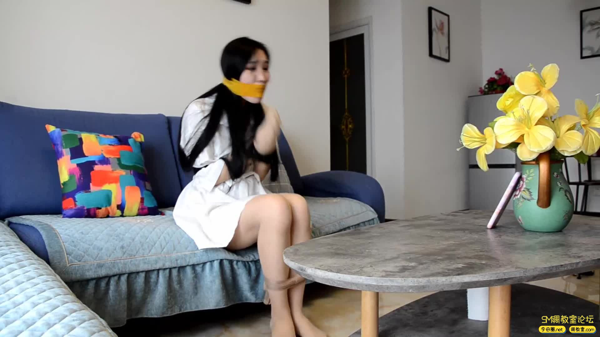 得意客  封嘴劫（2）闺蜜诗函吴晗，视频通话后，遇到劫匪上门，被强迫封嘴朗诵古诗和现代诗，修理工上门，女主却错失自救机会-视频截图2