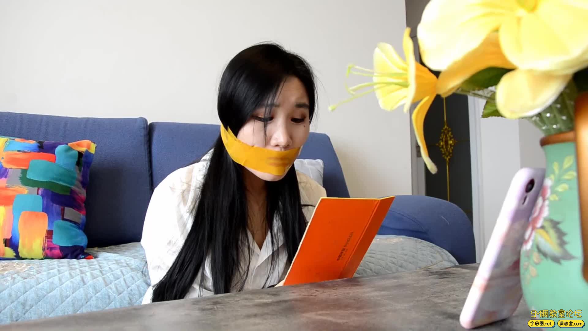 得意客  封嘴劫（2）闺蜜诗函吴晗，视频通话后，遇到劫匪上门，被强迫封嘴朗诵古诗和现代诗，修理工上门，女主却错失自救机会-视频截图3