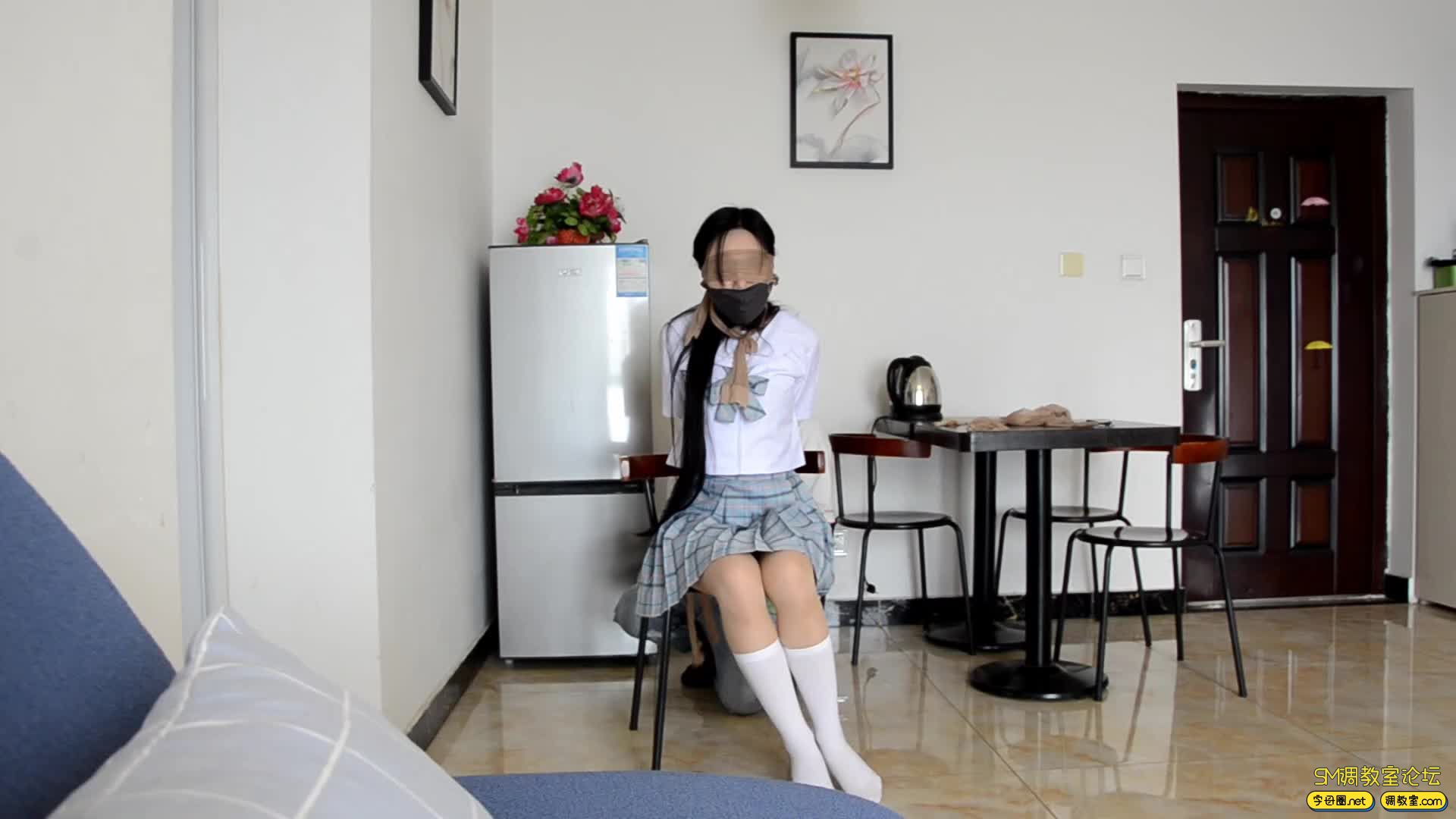 得意客  封嘴劫（2）闺蜜诗函吴晗，视频通话后，遇到劫匪上门，被强迫封嘴朗诵古诗和现代诗，修理工上门，女主却错失自救机会-视频截图6