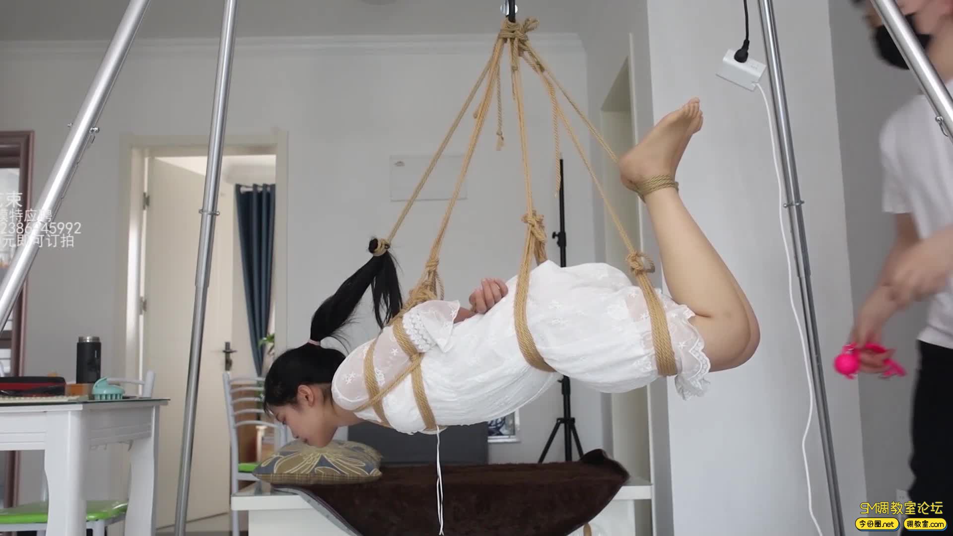 心悦艺束 大二妹子欣然的初次试镜，驷马吊缚TK-视频截图2