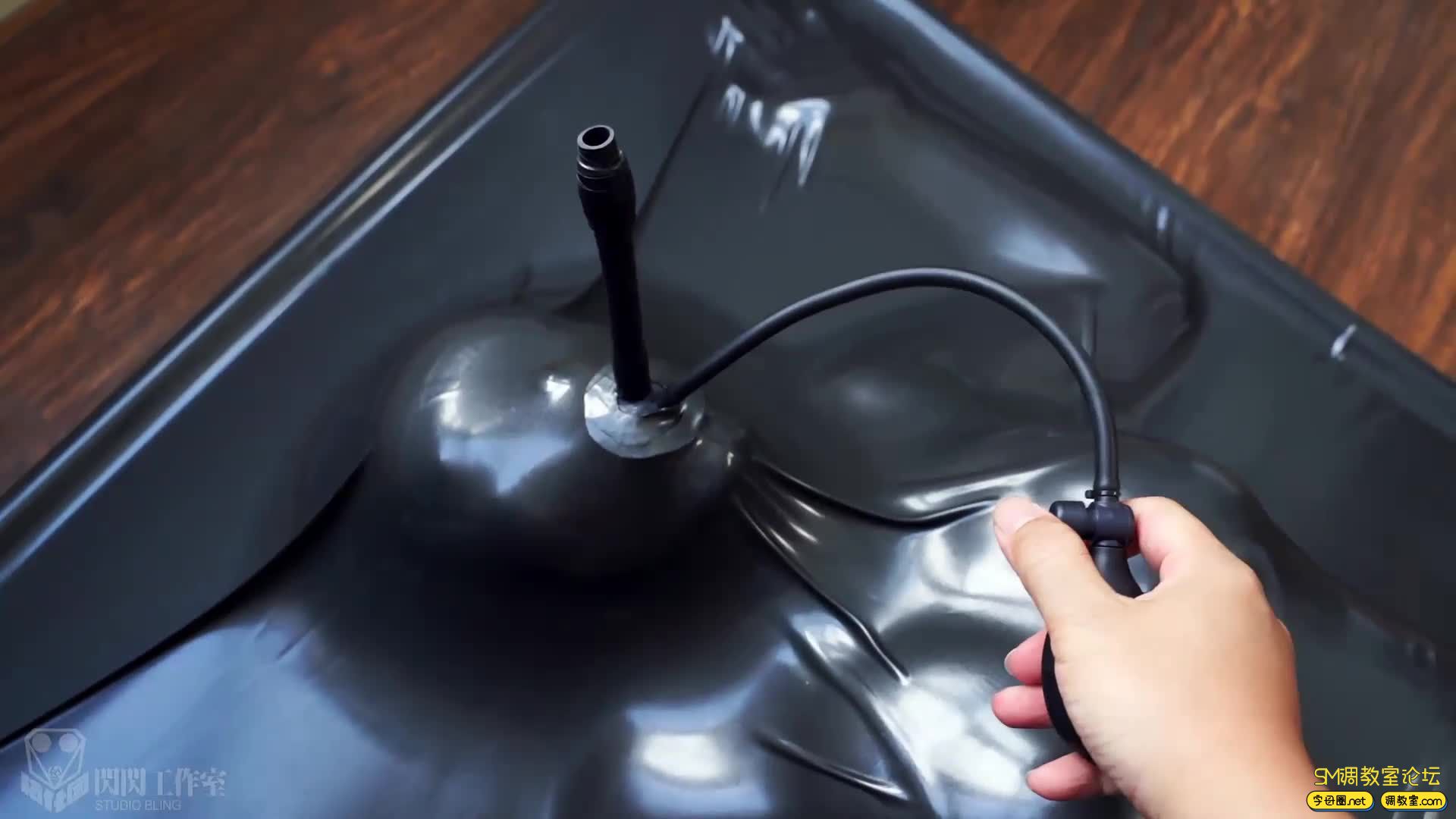 泉蜜蜂闪闪 超压迫乳胶真空床-视频截图4